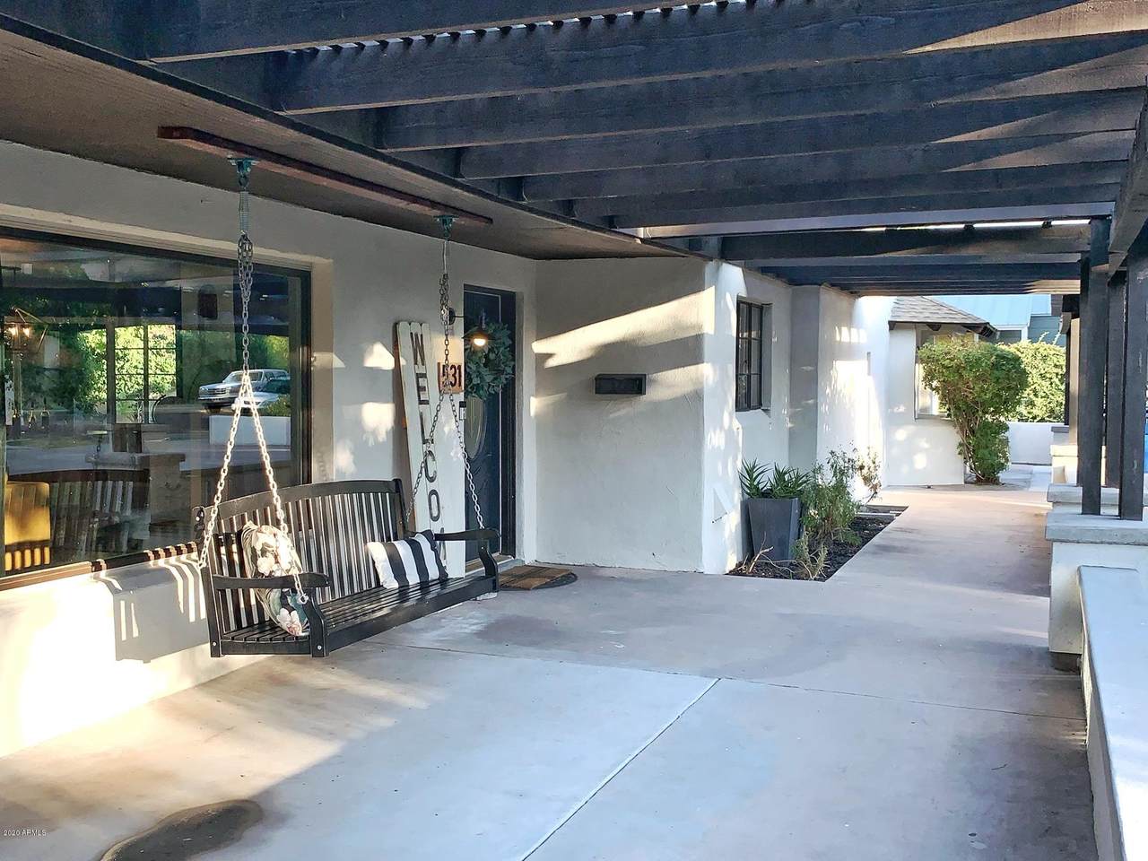 531 Robson - Photo 1