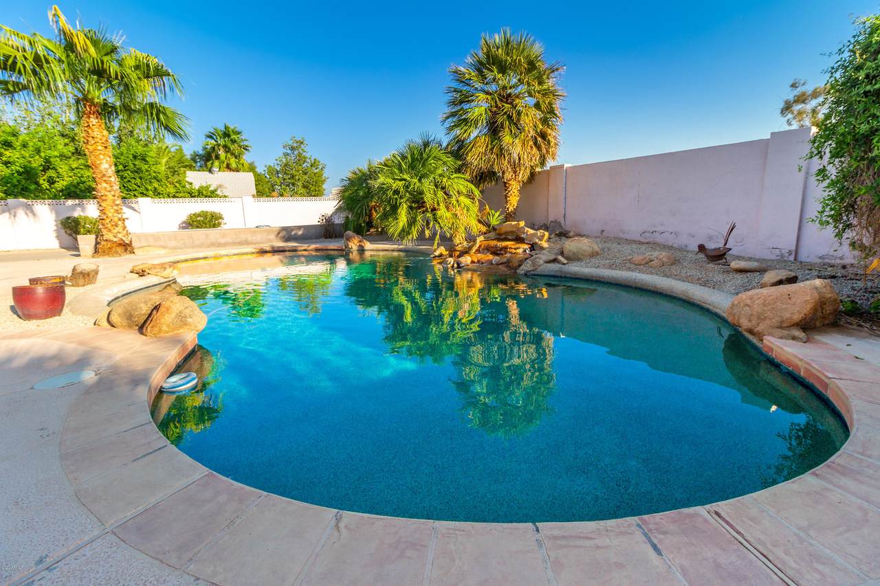 919 Sunset Drive - Photo 1