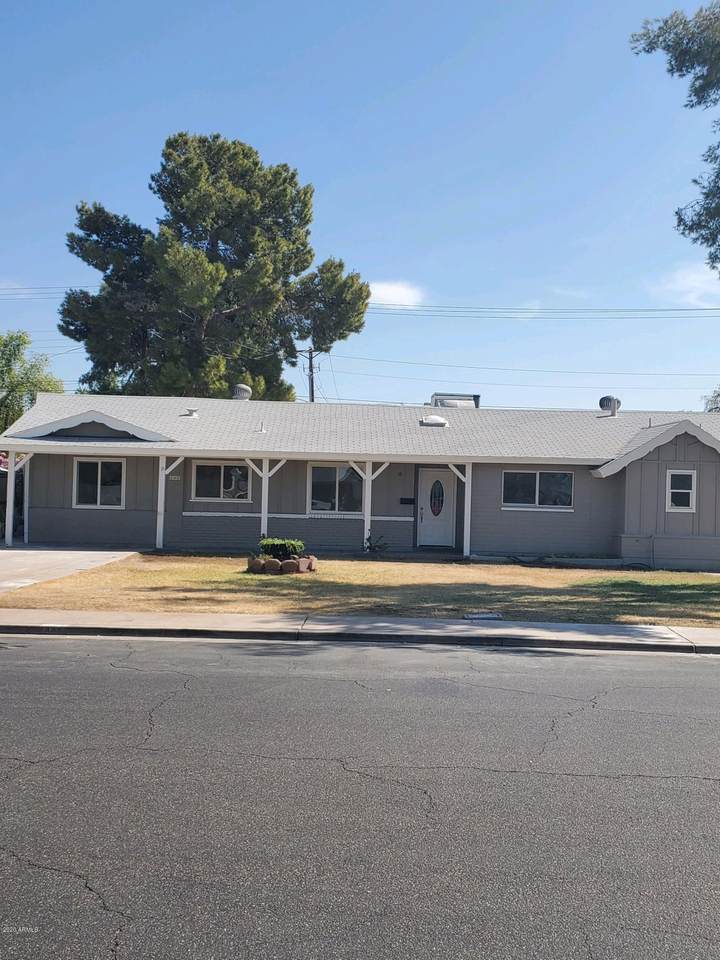 445 Standage - Photo 1