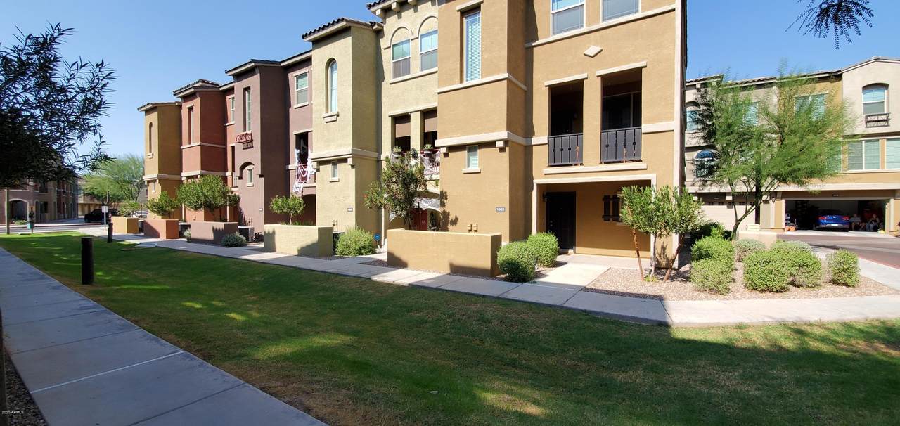 240 Juniper Avenue - Photo 1