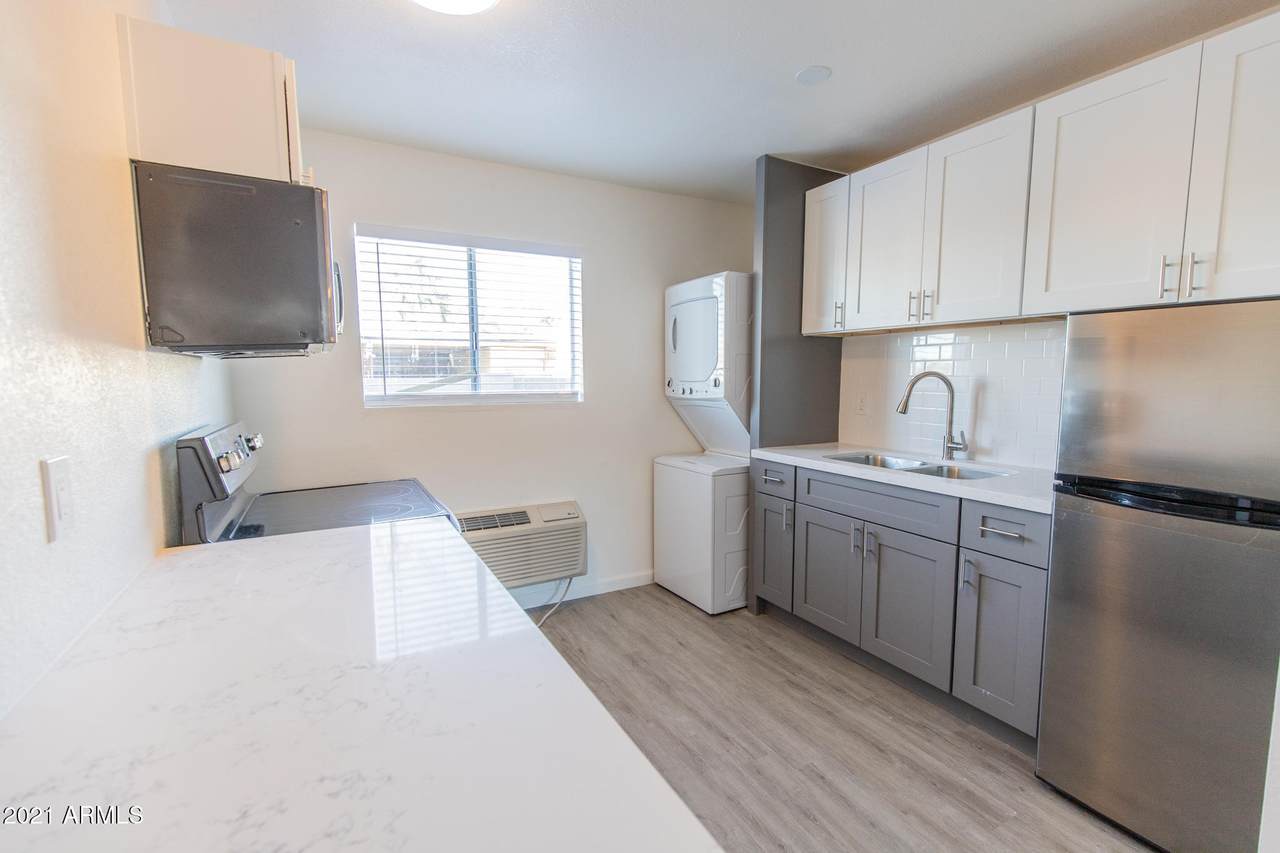 2020 Orangewood Avenue - Photo 1