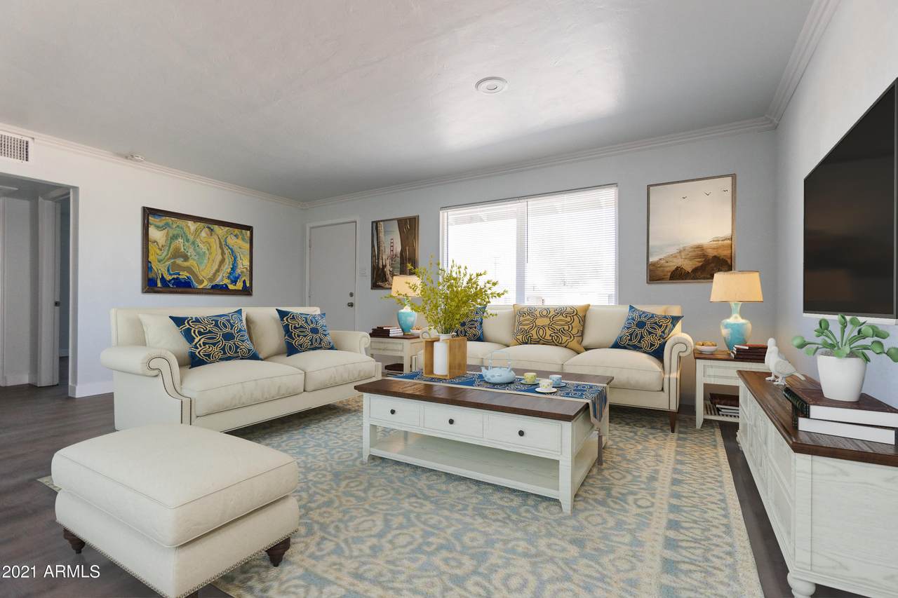 3523 Oak Street - Photo 1