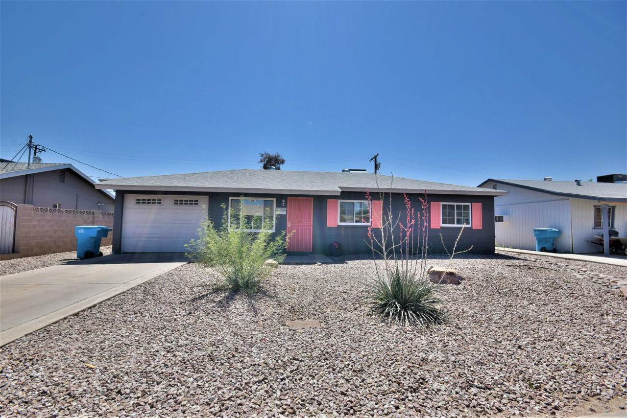 2401 Stella Lane - Photo 1