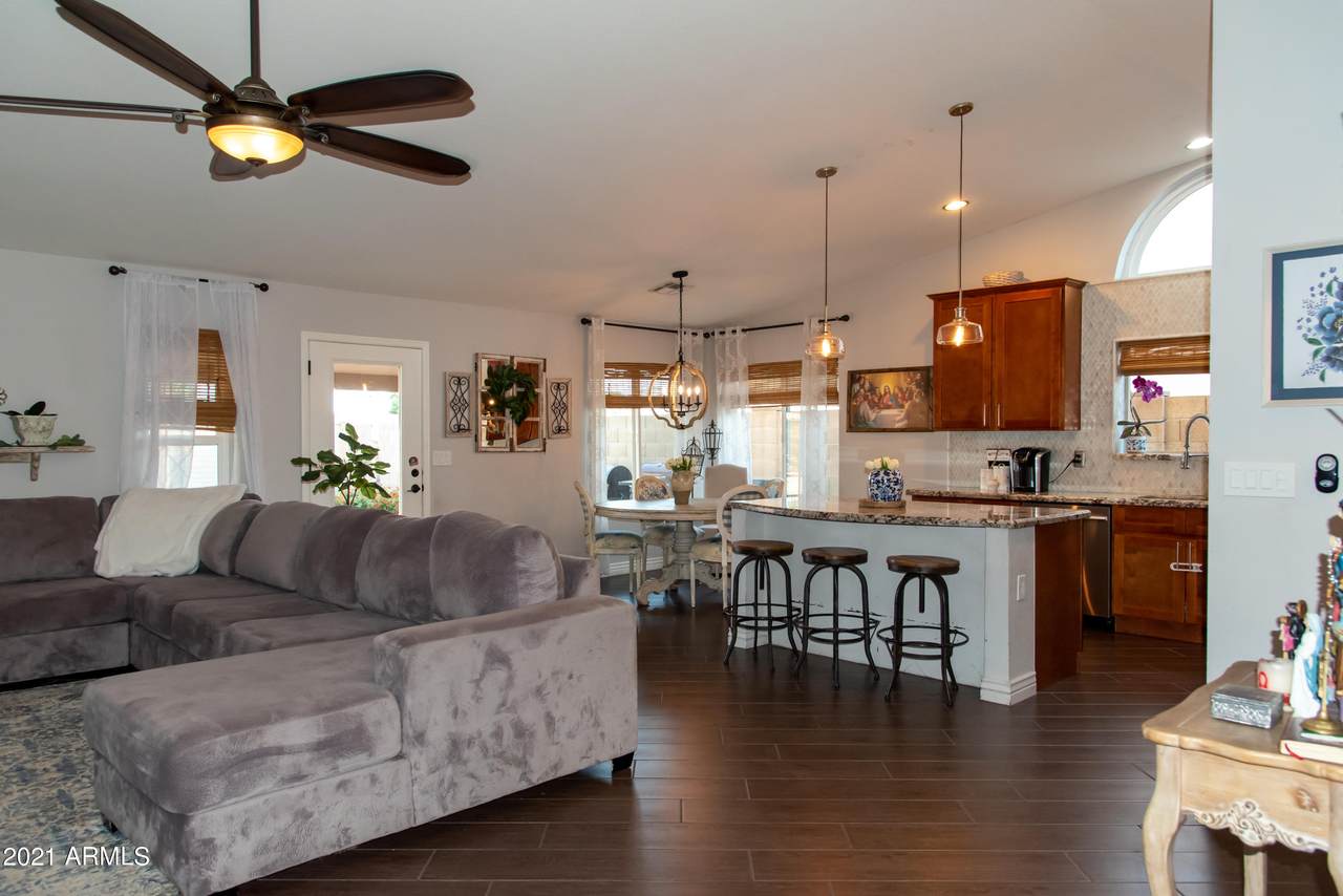 5839 Ellis Street - Photo 1