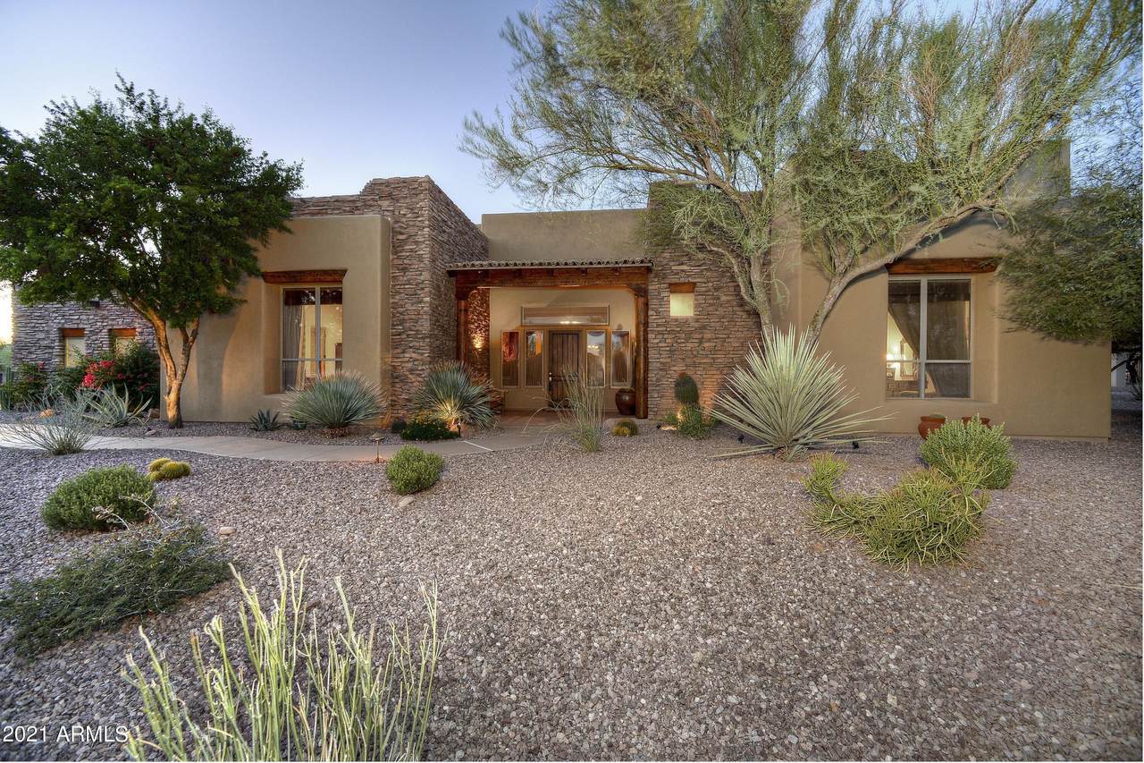 6330 Flat Iron Loop - Photo 1