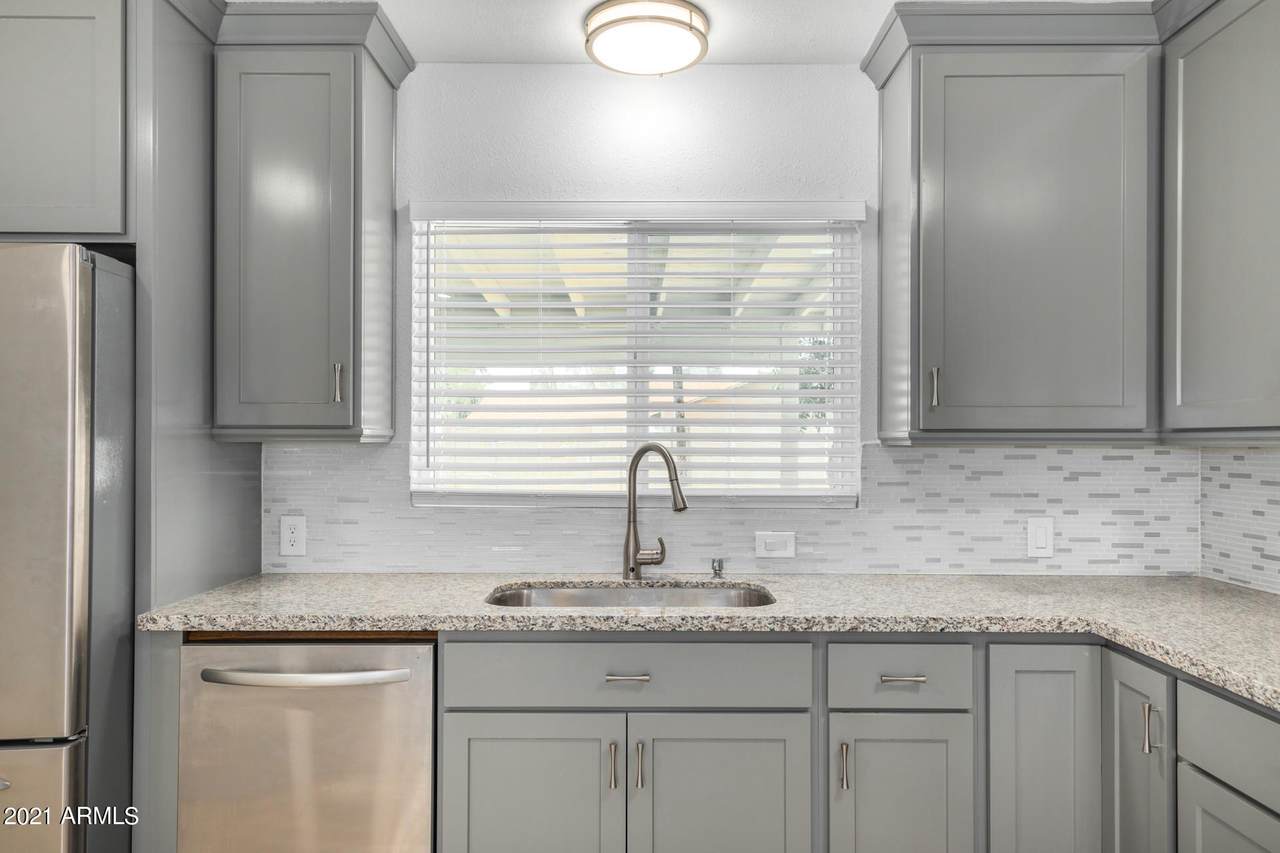 1904 Vermont Avenue - Photo 1