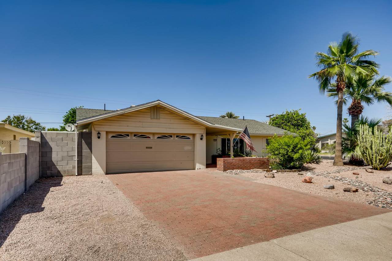 1040 Hermosa Drive - Photo 1