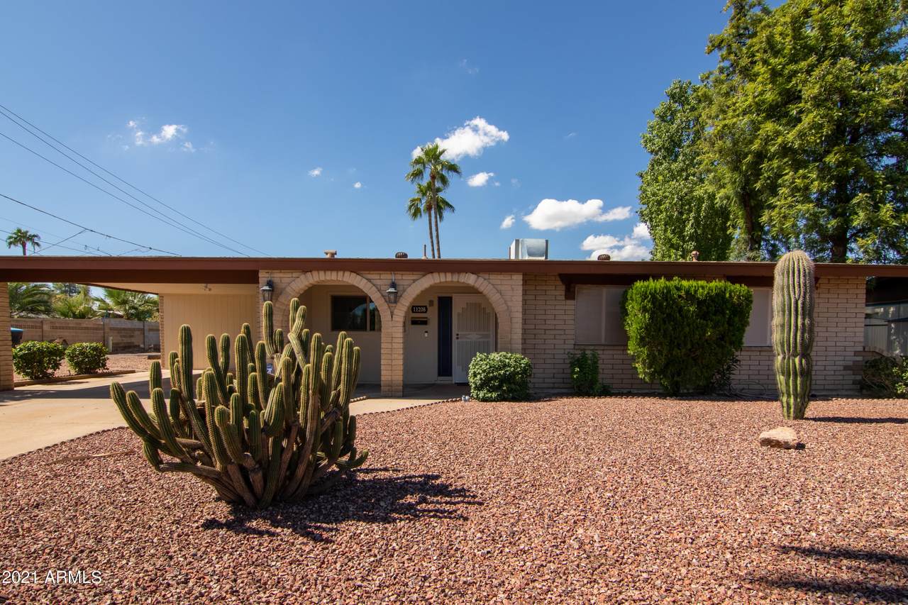 11208 40th Street - Photo 1