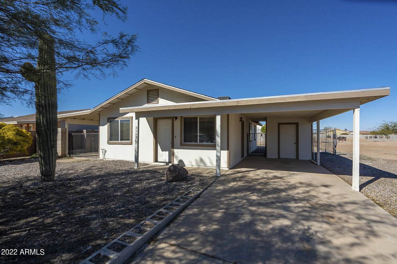 8592 Raven Drive - Photo 1
