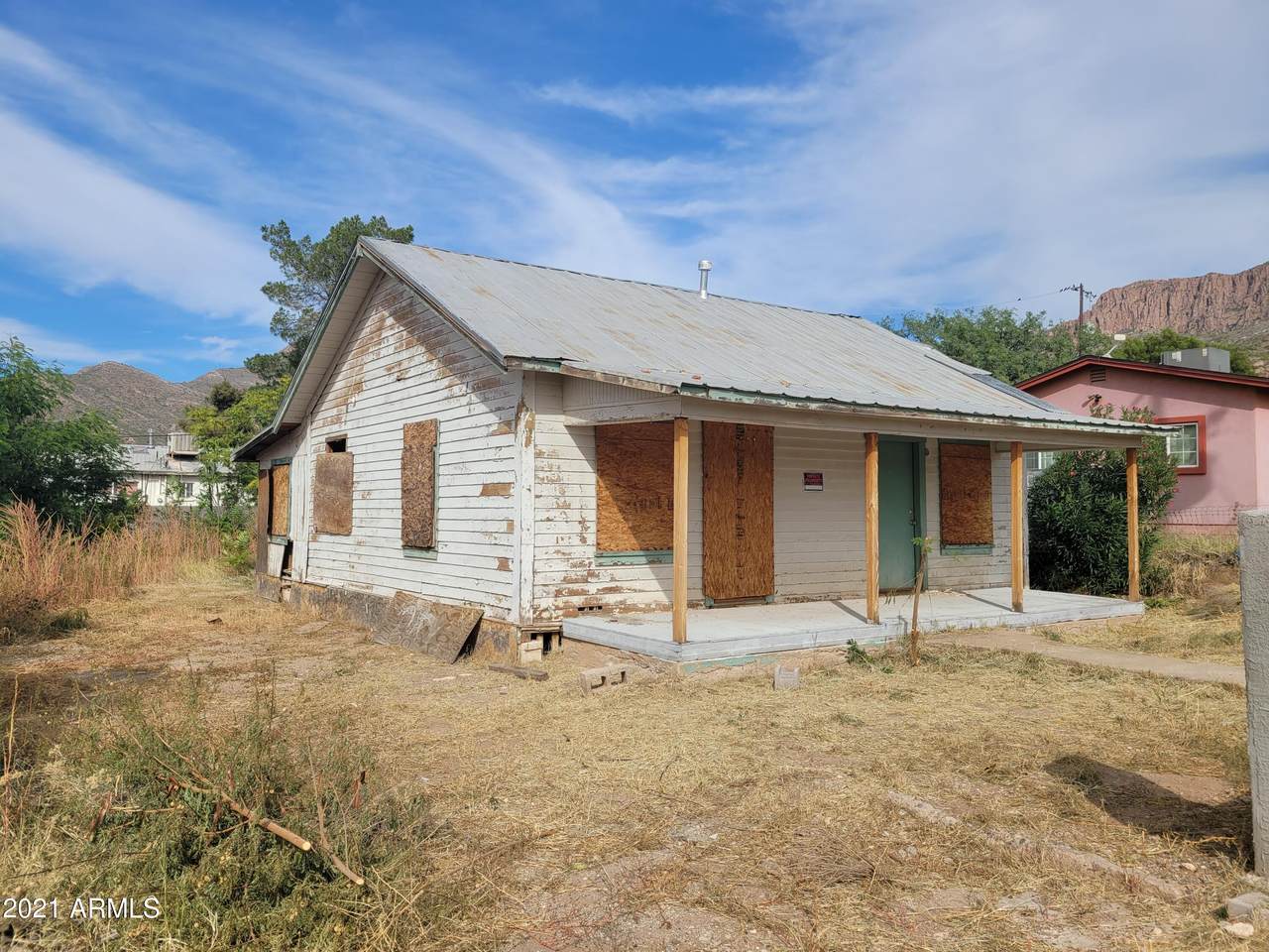 834 Spray Street - Photo 1