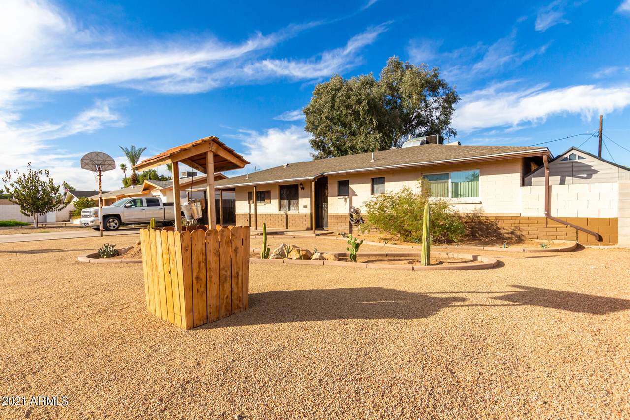 552 Manor Drive - Photo 1