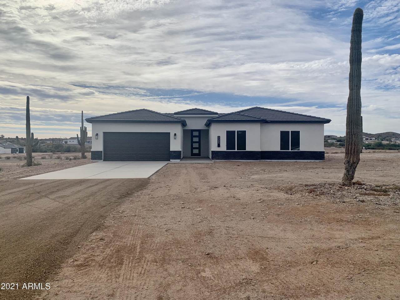 3385 Silverdale Road - Photo 1