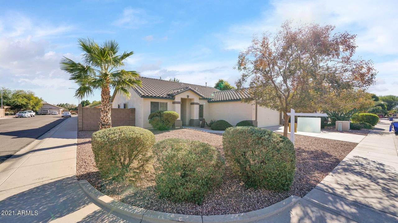 15525 160TH Avenue - Photo 1
