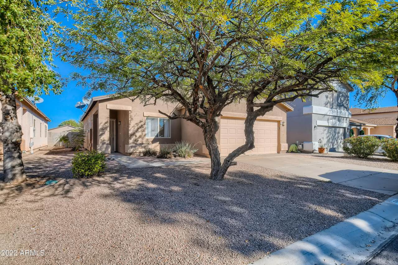 934 Cowboy Cove Trail - Photo 1