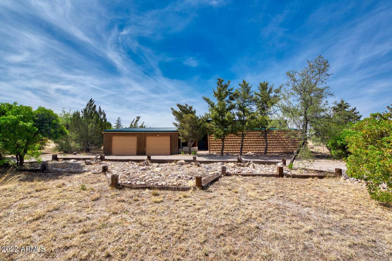 5442 Shawnee Drive - Photo 1