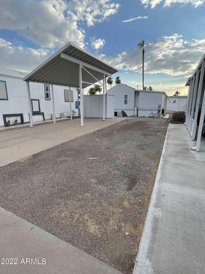 1055 Seneca - Photo 1