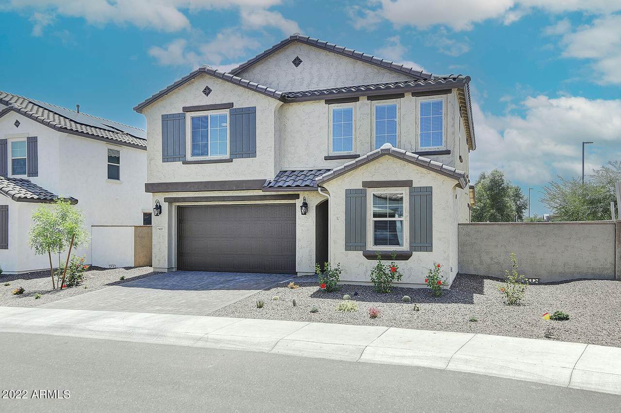 19697 Glenrosa Avenue - Photo 1