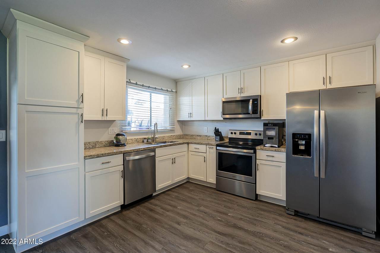 2858 Clarendon Avenue - Photo 1