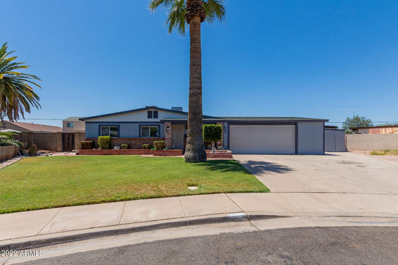 960 Greenbriar Circle - Photo 1