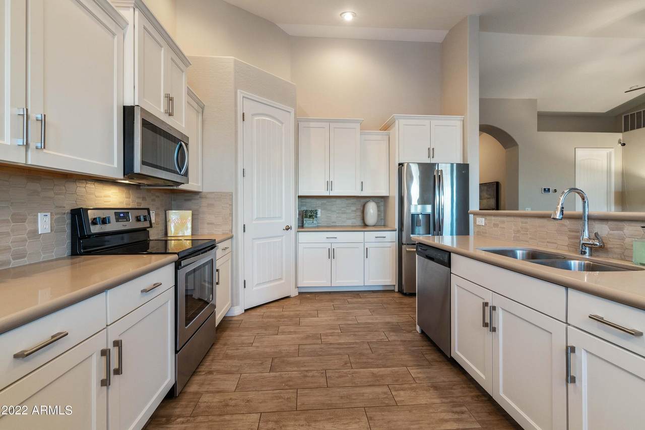 11511 Seaver Avenue - Photo 1