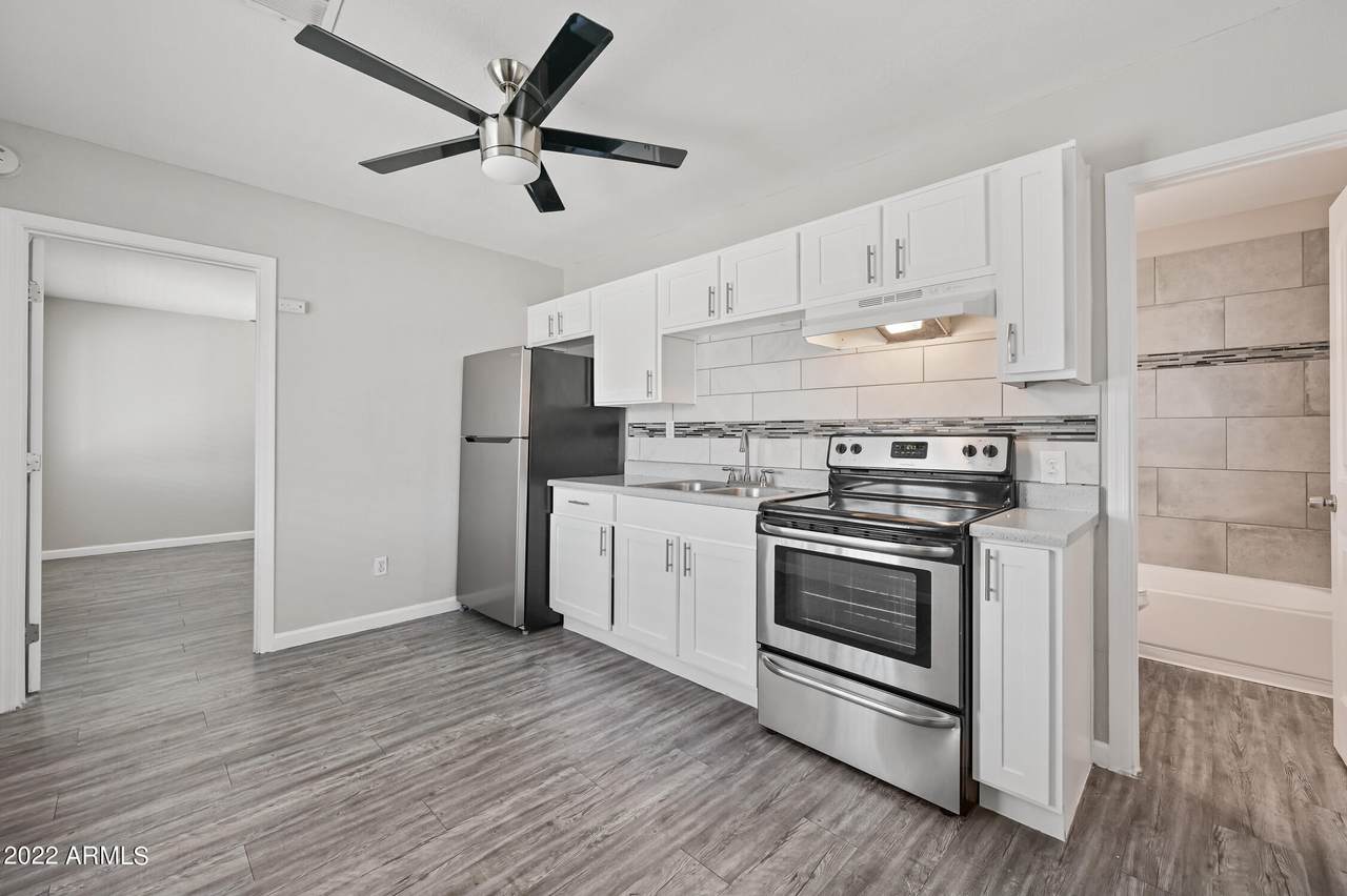 1744 Glendale Avenue - Photo 1