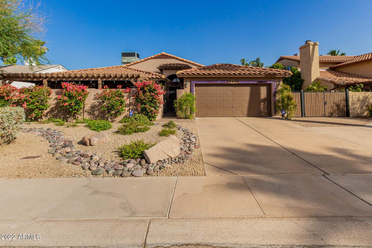 5449 Kings Avenue - Photo 1