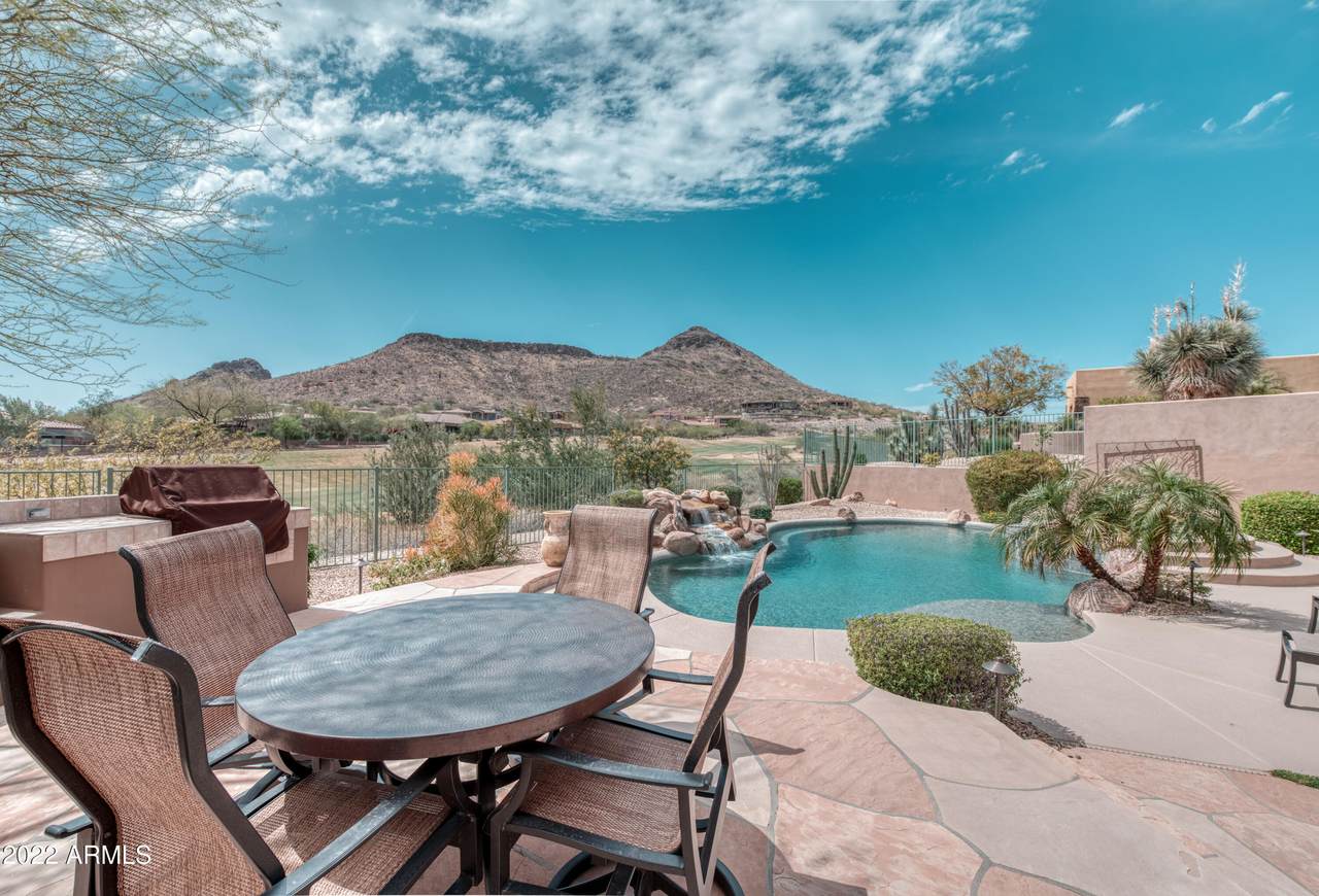 9204 Summer Hill Boulevard - Photo 1