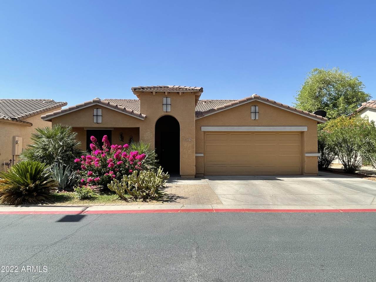 2221 Cochise Avenue - Photo 1