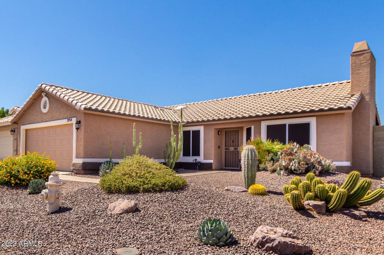 2954 Blackhawk Drive - Photo 1