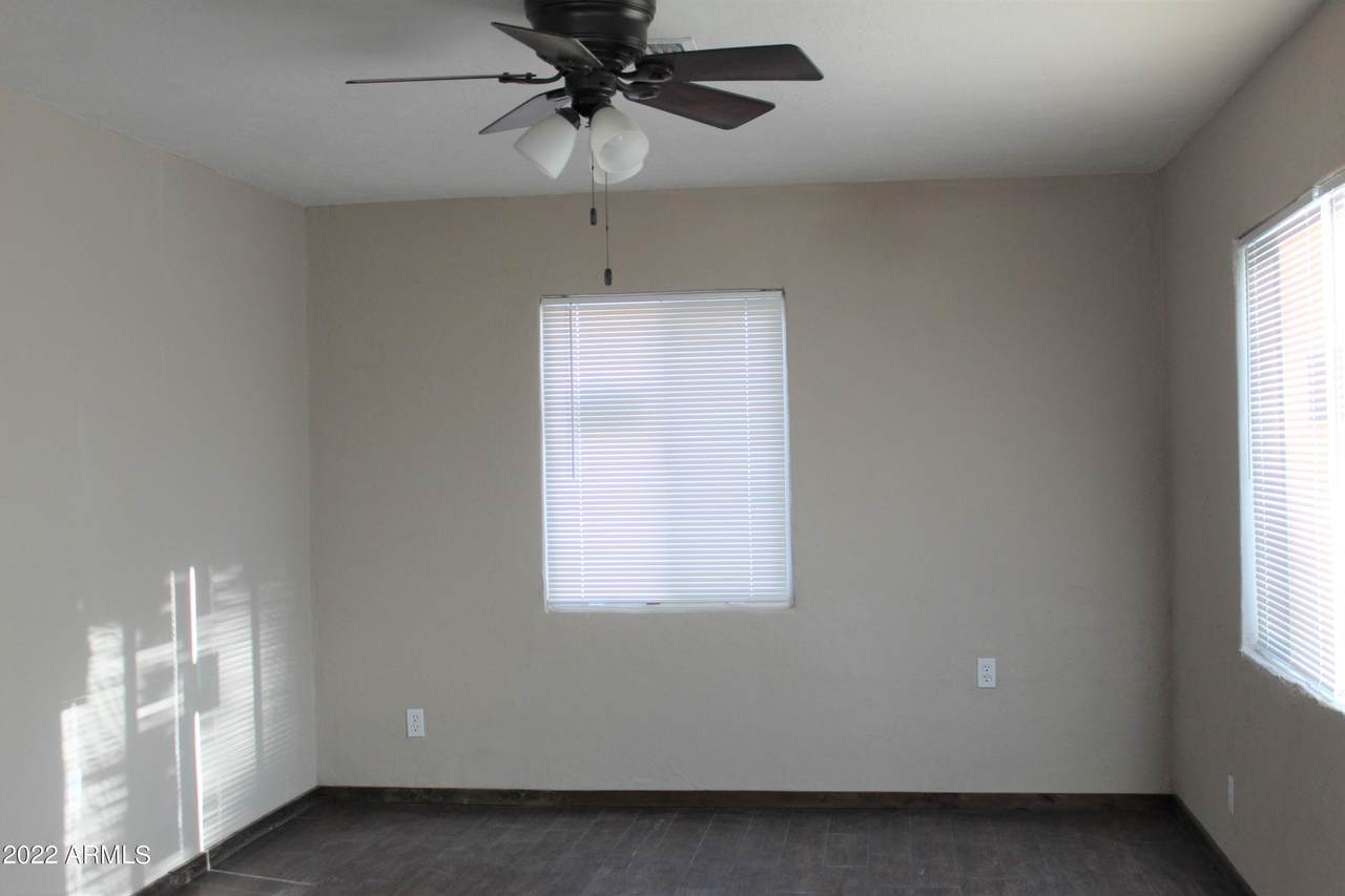 624 Elliot Avenue - Photo 1