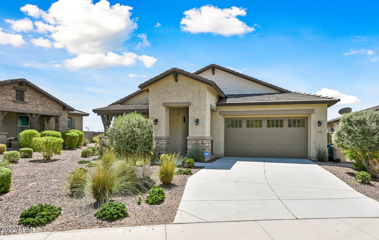 2199 Beverly Place - Photo 1