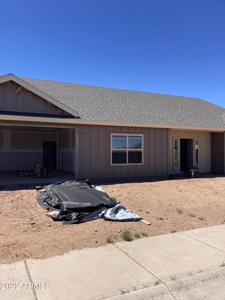 465 Pennant Lane - Photo 1