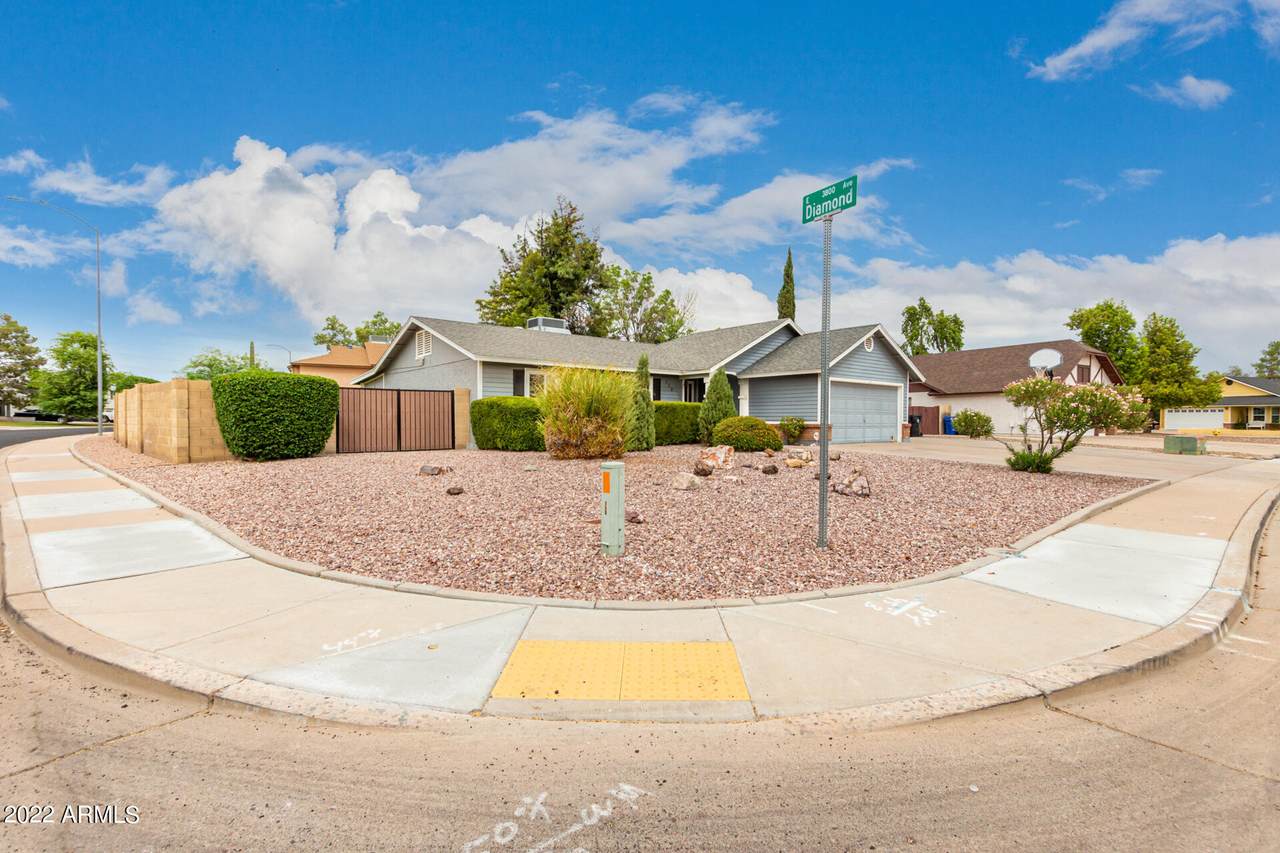 739 38TH Street - Photo 1
