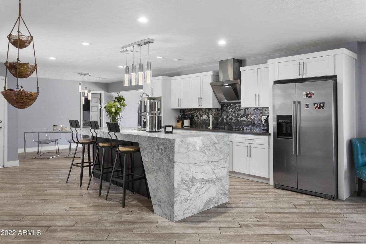 6526 Oak Street - Photo 1