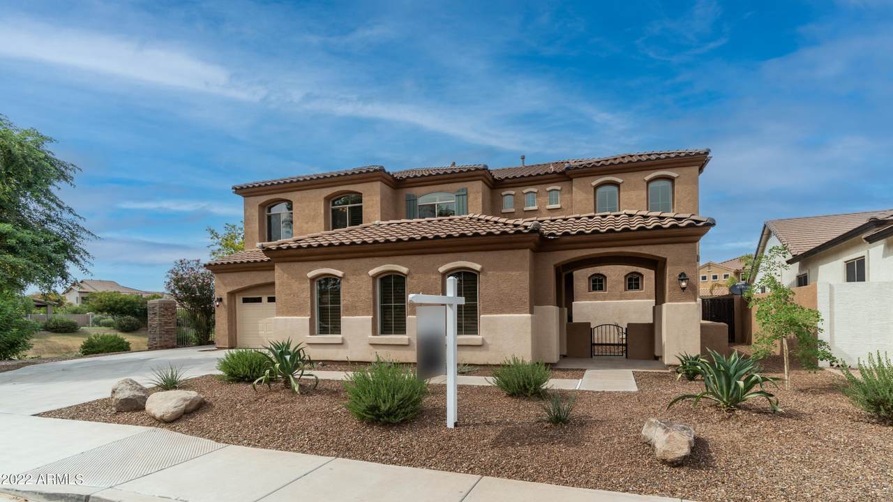 2434 Ebony Drive - Photo 1