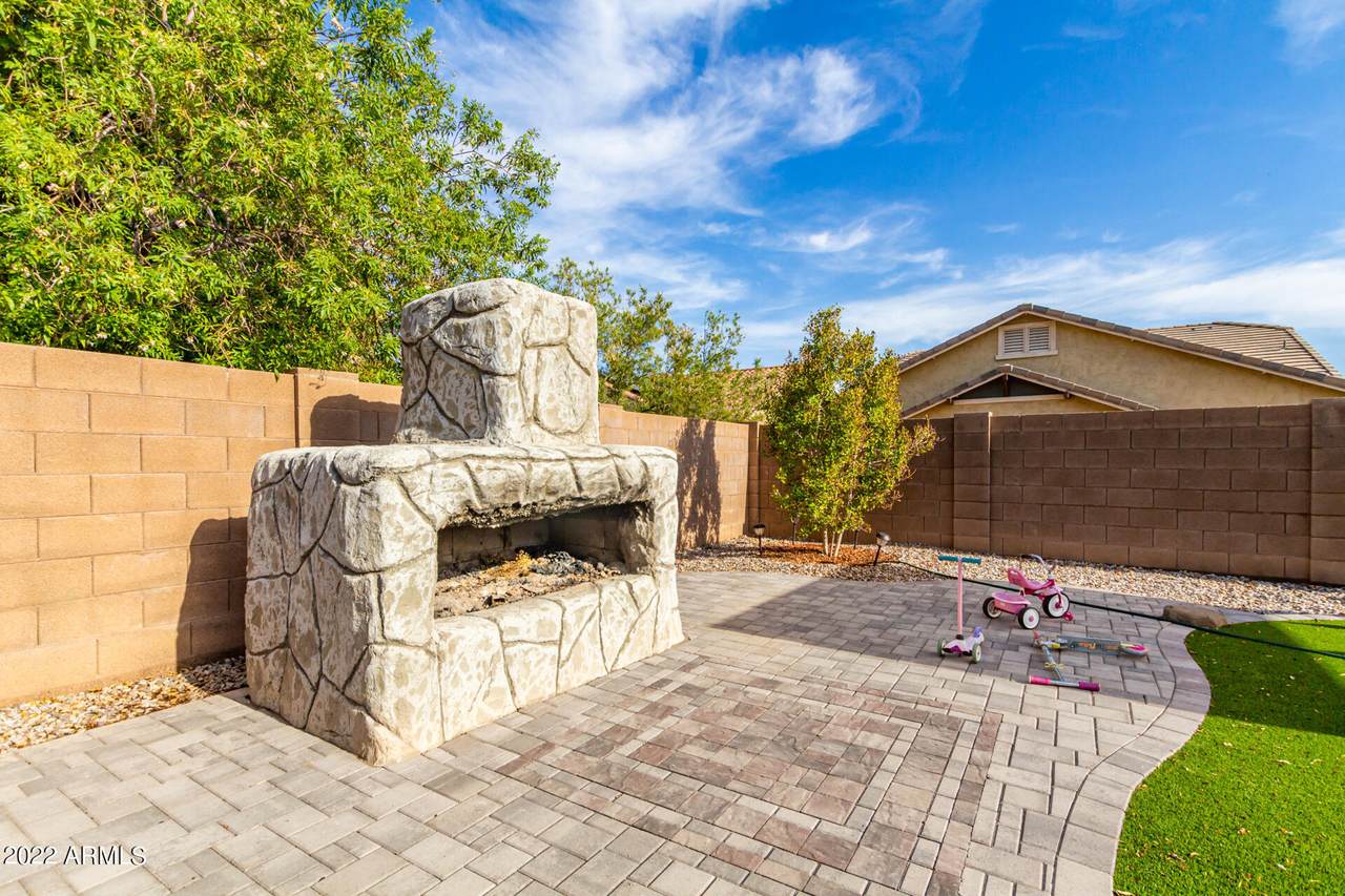 17007 Hammond Street - Photo 1