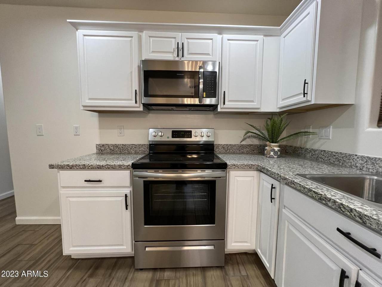 1546 Pierce Street - Photo 1