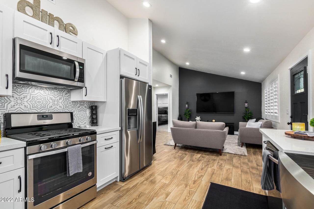2339 Campus Drive - Photo 1