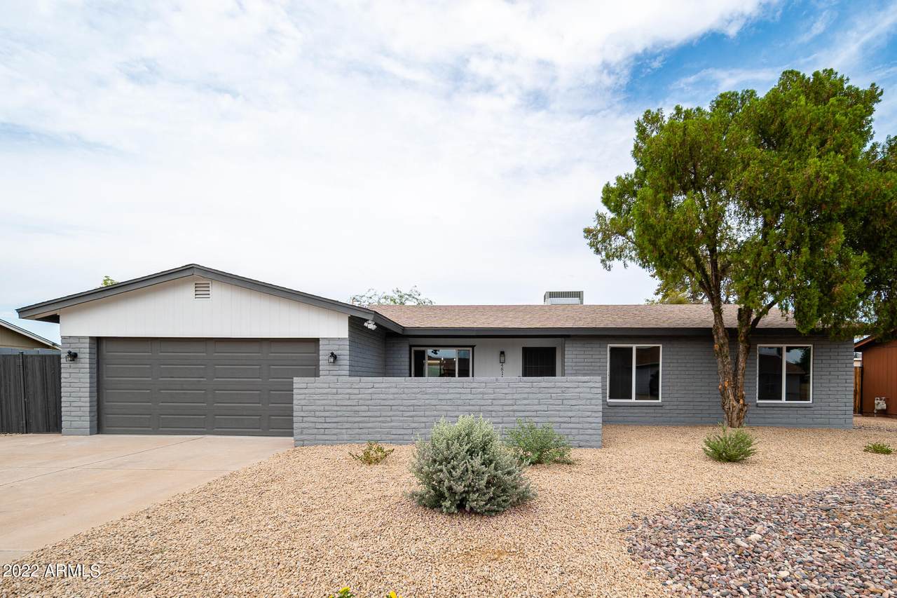 4814 Larkspur Drive - Photo 1