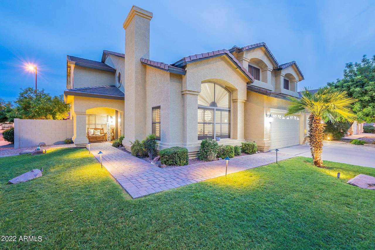 983 Betsy Lane - Photo 1