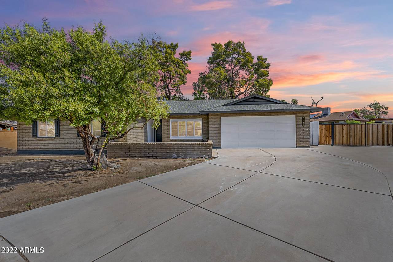5318 Townley Avenue - Photo 1