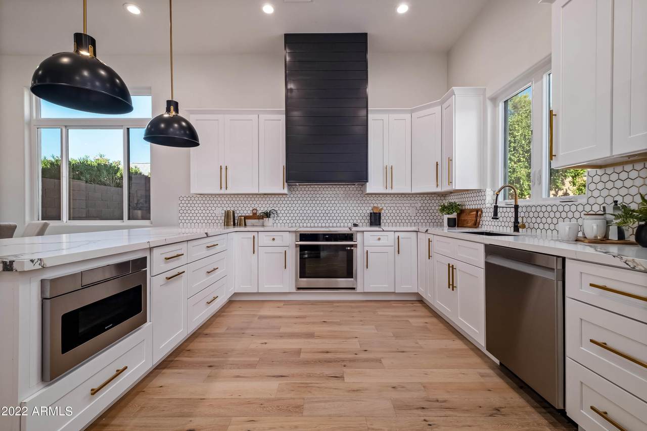 8725 Malcomb Drive - Photo 1