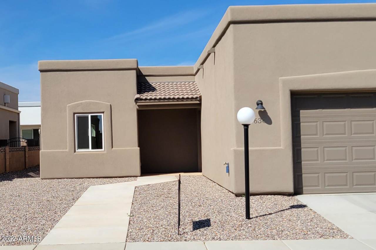 636 Clubhouse Lane - Photo 1
