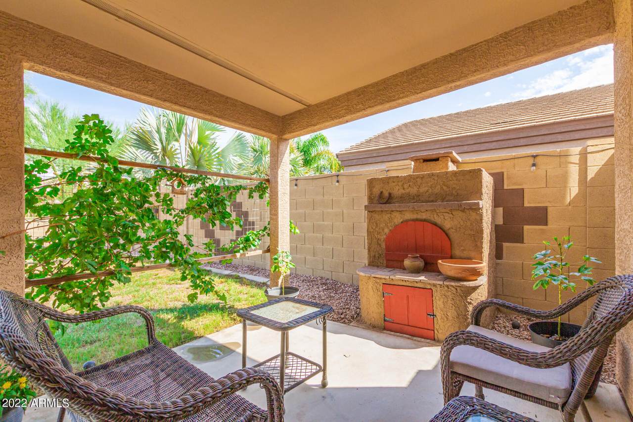 282 Hawthorne Drive - Photo 1