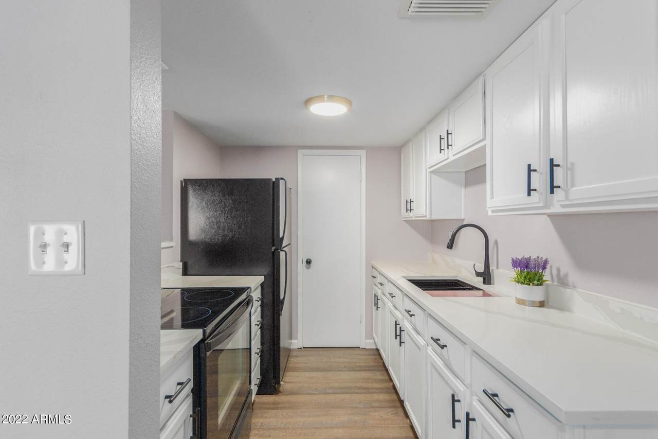 4633 Jones Avenue - Photo 1