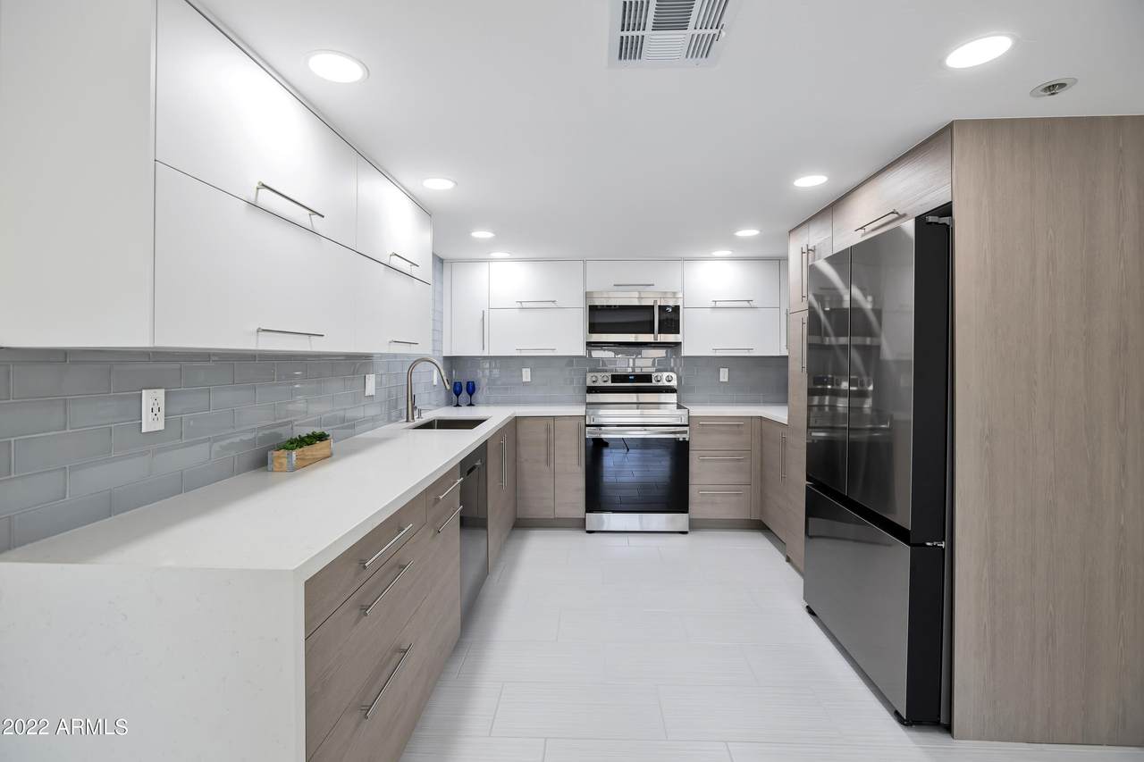 7950 Camelback Road - Photo 1