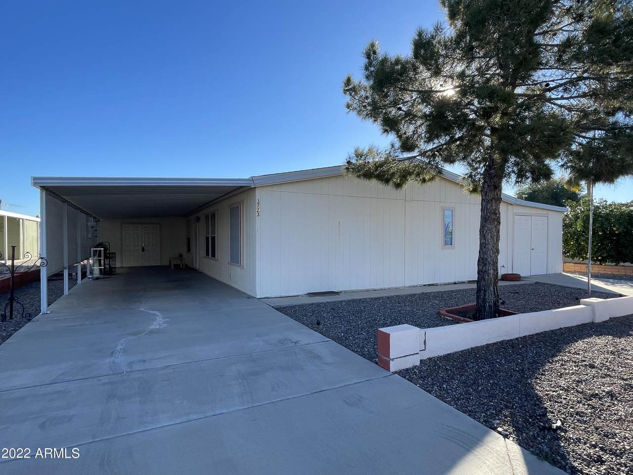 3723 South Dakota Avenue - Photo 1