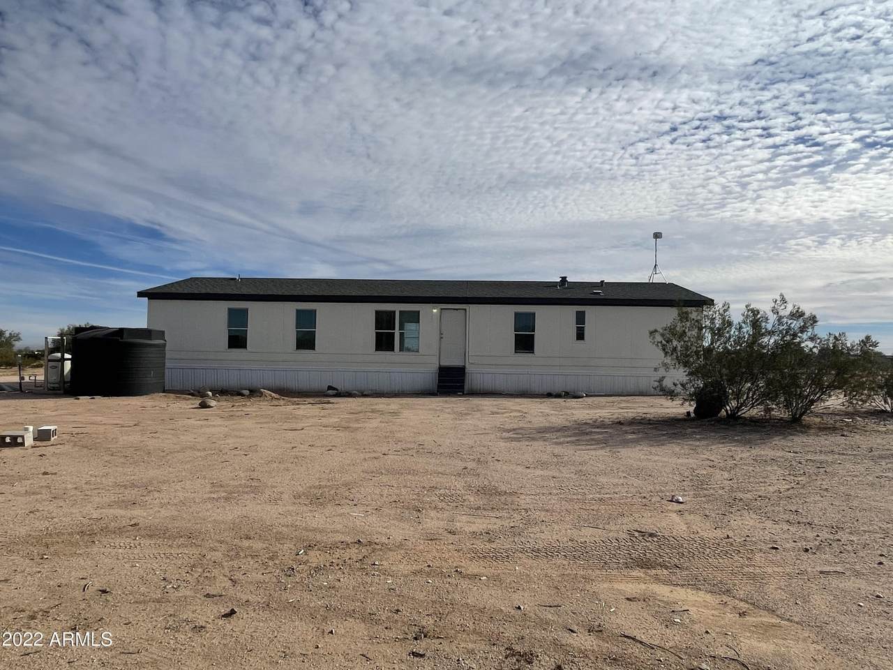 607 John Wayne Parkway - Photo 1