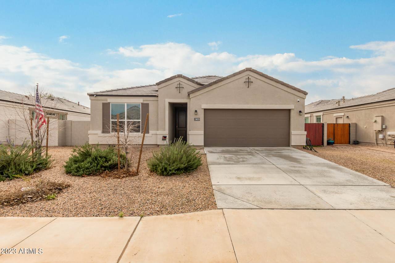 38223 Nina Street - Photo 1