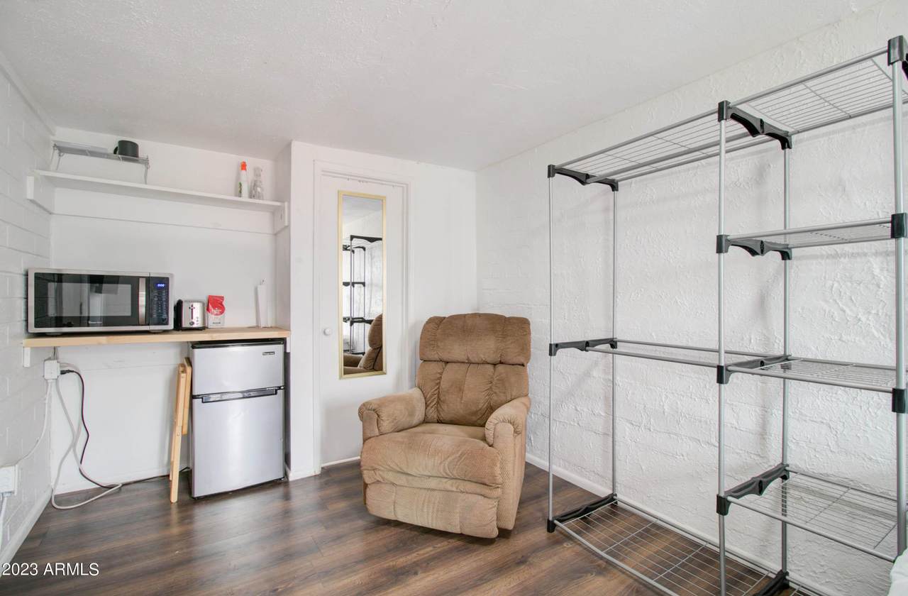 877 Sycamore Street - Photo 1